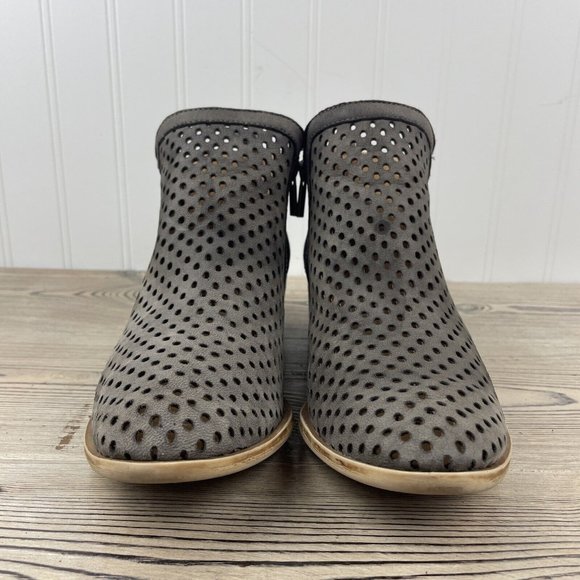 LUCKY BRAND Women's Basel Perforated Dark Stone Leather Ankle Booties Size 6.5M - Picture 2 of 9
